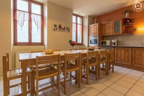 Dining - Gîte - THOIRY - Gîte (THOIRY)