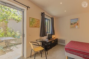 Iron/ironing board, travel cot, free WiFi, bed sheets - L'ATELIER N°1 - LA RAVOIRE (LA RAVOIRE)