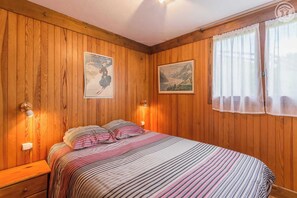 1 Schlafzimmer, Bügeleisen/Bügelbrett, Reisekinderbett