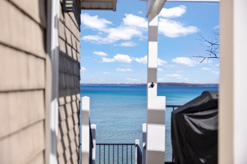 🌅 Bayshore House – Private Beach • Power Island Views • Opt RV Pads • Firepit ➠ 7633