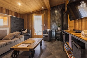 Tv, dvd-afspiller, stereoanlæg