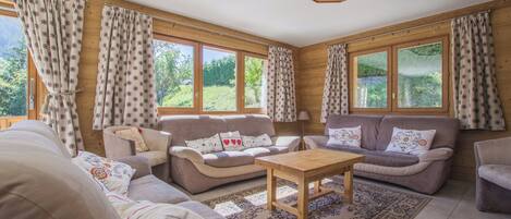 TV, fireplace, DVD player, stereo