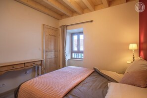 2 bedrooms, iron/ironing board, travel crib, free WiFi