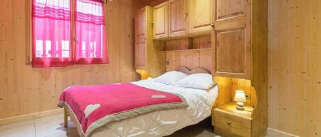 2 chambres, fer et planche Ă repasser