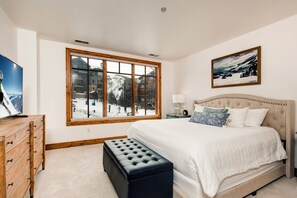 3 bedrooms, iron/ironing board, travel cot, WiFi