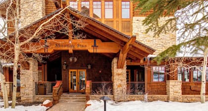 Deer Valley Ski In/Out, Luxury Condo, Amazing Views w/ Private Balcony Slope Side - Hot Tub!