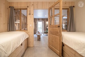 2 bedrooms, iron/ironing board, travel cot, bed sheets - CIMELEON - BAS - AILLON LE JEUNE (AILLON LE JEUNE)