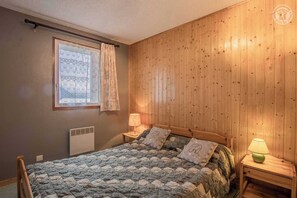 1 Schlafzimmer, Bügeleisen/Bügelbrett, Reisekinderbett