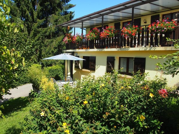 Property grounds - GITE DE L'ALBENCHE - LA BIOLLE (LA BIOLLE)