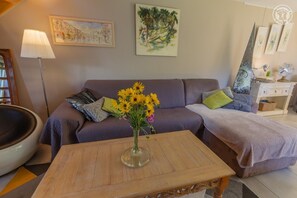 TV, DVD player, stereo