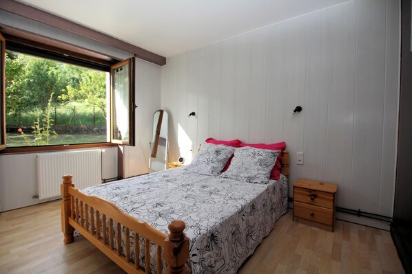 1 bedroom, iron/ironing board, travel crib, free WiFi