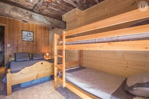 3 bedrooms, iron/ironing board, travel crib, free WiFi