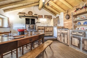 Fridge, oven, stovetop, coffee/tea maker - LA CHIRA - VAL CENIS (VAL CENIS)