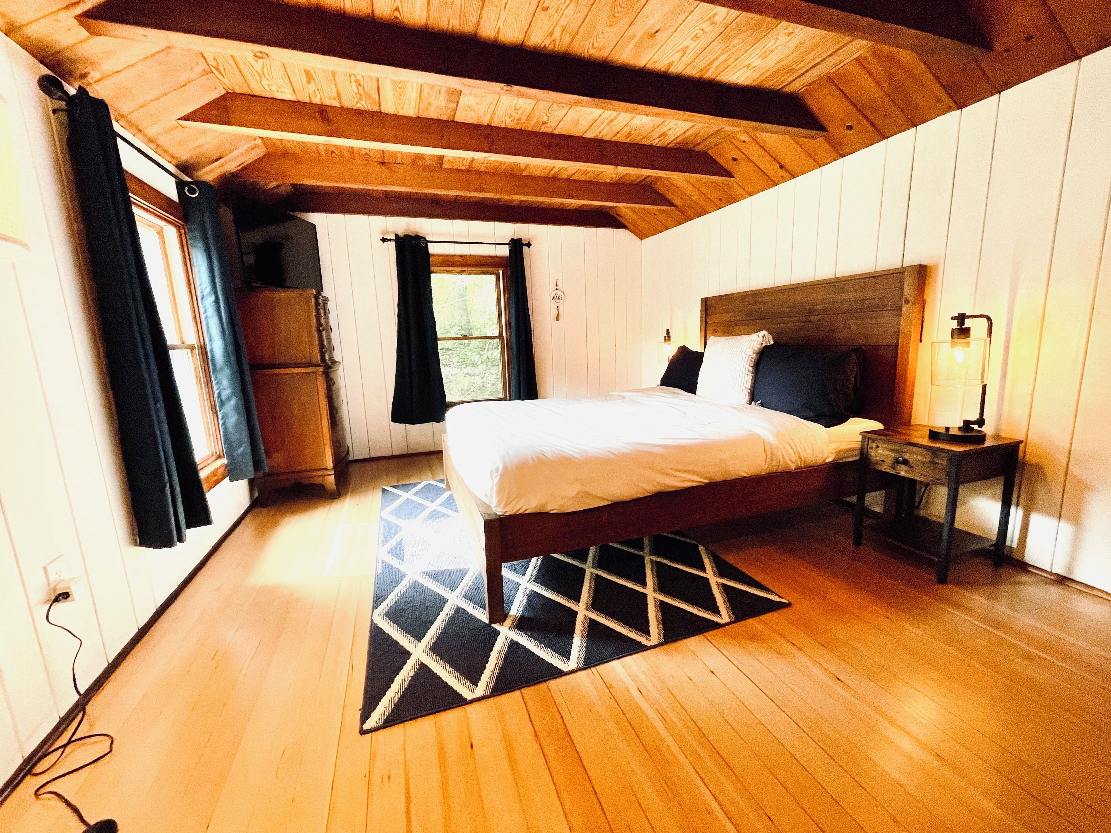 3 Schlafzimmer, Schreibtisch, Bügeleisen/Bügelbrett, Reisekinderbett