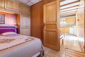 1 bedroom, iron/ironing board