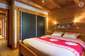 3 間睡房、熨斗/熨衫板、可攜式嬰兒床、免費 Wi-Fi