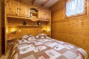 1 chambre, fer et planche à repasser, lit parapluie, Wi-Fi gratuit