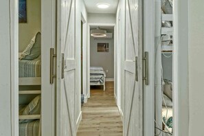 3 habitaciones, tabla de planchar con plancha y wifi gratis 