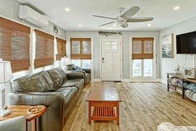 Cozy and Roomy Beachside Bungalow in Sea Isle