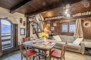 Dining - LES CHASSERIES - SAINT PANCRACE (ST-PANCRACE)