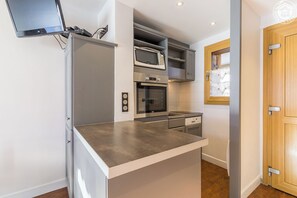 Fridge, microwave, oven, stovetop - COL DES VES - TIGNES (TIGNES)