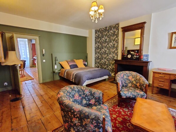 1 chambre, fer et planche Ă repasser, lit parapluie, Wi-Fi gratuit