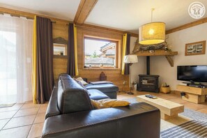 TV, DVD player, stereo - CHALET LA SAUVIRE - CHAMPAGNY EN VANOISE (CHAMPAGNY EN VANOISE)