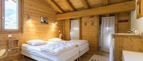 4 Schlafzimmer, Bügeleisen/Bügelbrett, Reisekinderbett, kostenloses WLAN