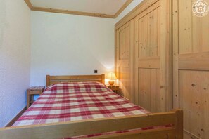 1 室のベッドルーム、アイロン / アイロン台、WiFi (無料)