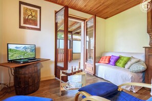 TV - Gîte - LA TRINITE - Gîte (LA TRINITE)