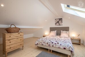 1 slaapkamer, een strijkplank/strijkijzer, gratis wifi, beddengoed