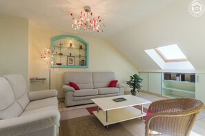 Télévision, lecteur de DVD, chaîne hi-fi