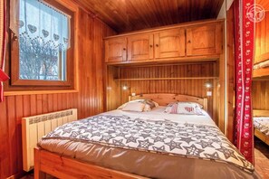 1 bedroom, iron/ironing board, travel crib, free WiFi