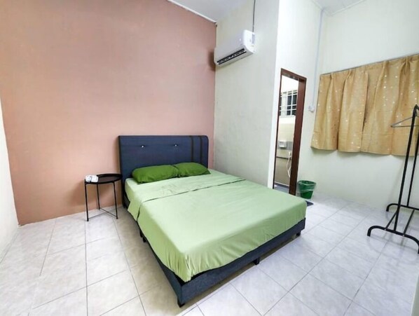 3 bedrooms, iron/ironing board