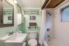 Shower, hair dryer, towels, soap - Beachwood Cabin Spa with Sauna and Hot Tub
 (Los Angeles)