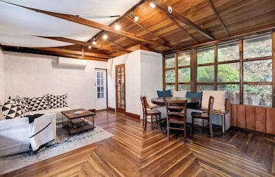 Beachwood Cabin Spa with Sauna and Hot Tub