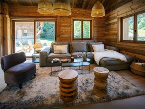 TV, fireplace, stereo - Chalet Frontflip - holiday home for 10 with sauna - OVO Network (La Clusaz)