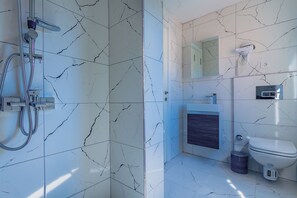 Standard Room | Premium bedding, in-room safe, blackout curtains, soundproofing - Taksim Bi Center (Istanbul)