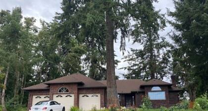 Stately Home in Historic Oregon City