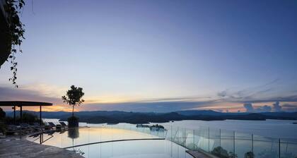 The Brown, Guatape, Autograph Collection