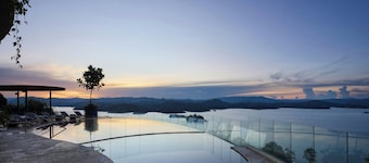 The Brown, Guatape, Autograph Collection