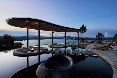 The Brown, Guatape, Autograph Collection