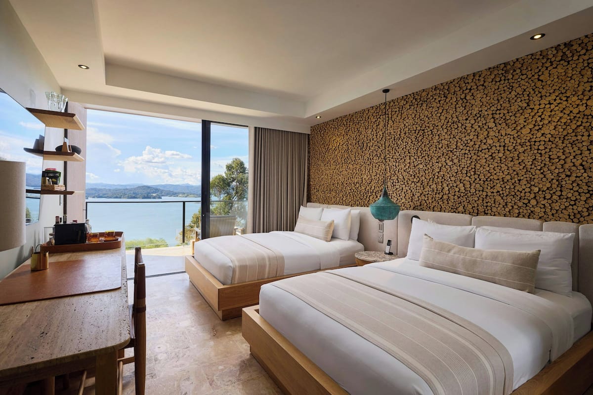 Habitación estándar, 2 camas dobles, balcón, vistas al lago (Balcony) | Sábanas de algodón egipcio y ropa de cama de alta calidad