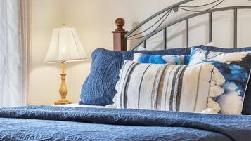 2 chambres, fer et planche à repasser, Wi-Fi gratuit, draps fournis