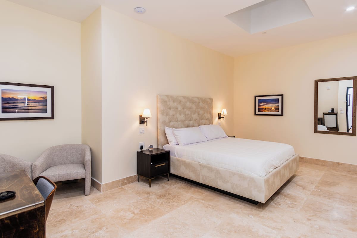 Habitación doble Elite (No Windows, Skylight Only) | Ropa de cama de alta calidad y camas con efecto memoria