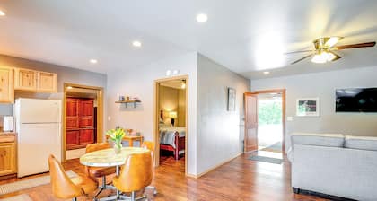 Murphysboro Retreat w/ Deck Near Kinkaid Lake!