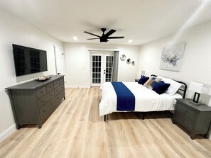 3 bedrooms, iron/ironing board, travel crib, free WiFi