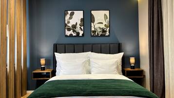 Estúdio premium | Escrivaninha, espaço de trabalho para notebook, quartos à prova de som