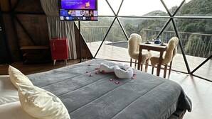 Hytte – panorama, 1 queensize-seng | 1 soverom, wi-fi (inkludert) og sengetøy