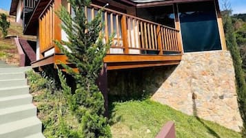 Deluxe Cabin, Valley View | 1 bedroom, free WiFi, bed sheets